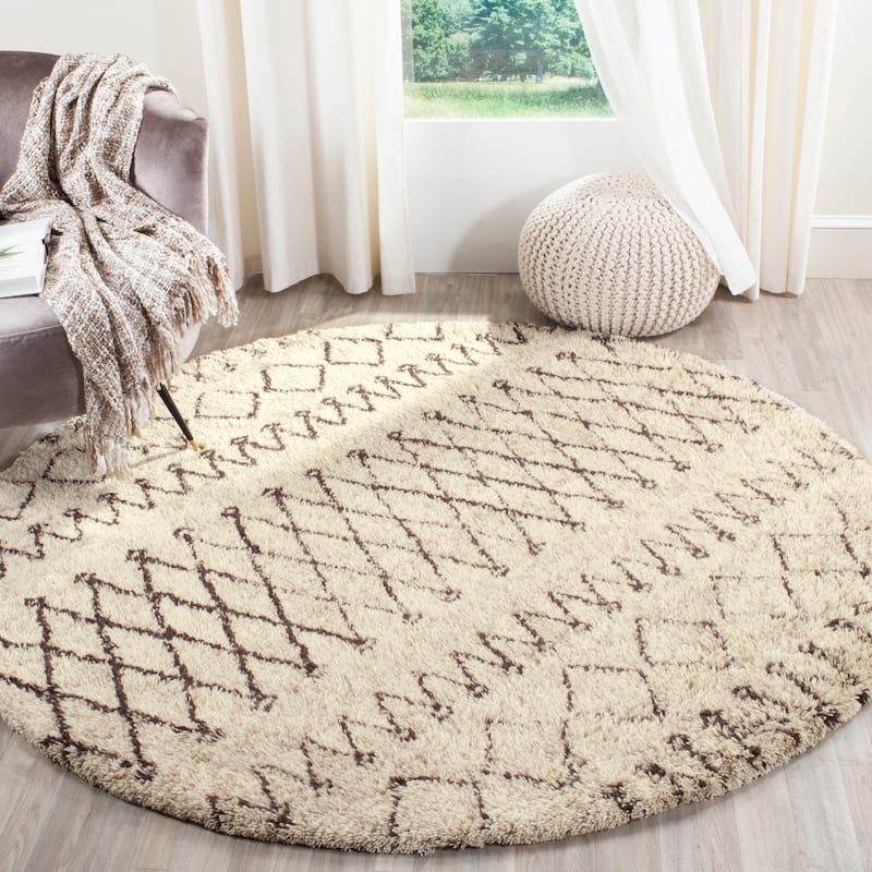 SAFAVIEH Handmade Casablanca Shag Intisar Tribal Wool 1.25-inch Thick - 6' x 6' Round - Ivory/Dark Brown - Round