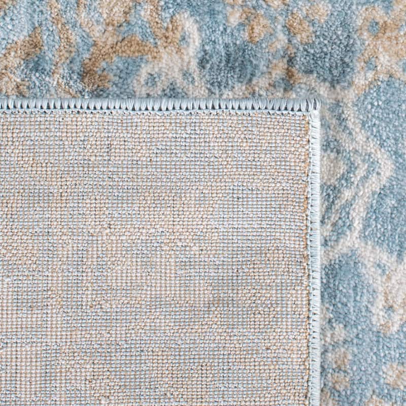 SAFAVIEH Isabella Eriona Traditional Rug
