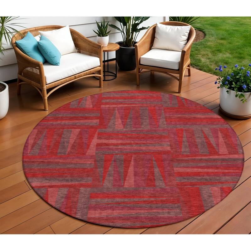 HomeRoots Geometric Transitional Rectangle Outdoor Rug - 8' Round