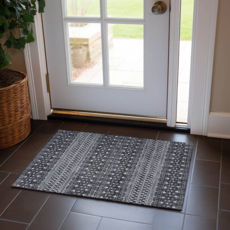 Machine Washable Indoor/ Outdoor Chantille Boho Morrocan Rug - Gray - 1'8" x 2'6"