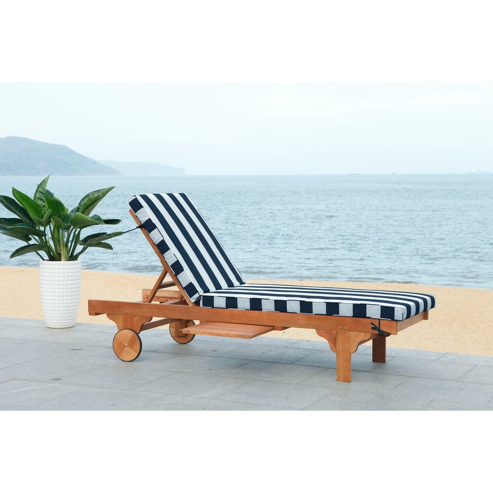 SAFAVIEH Outdoor Aubrie Adjustable Chaise Lounge Chair with Wheel.