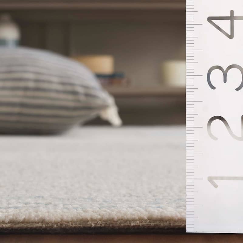 SAFAVIEH Handmade Metro Naana Modern Wool Rug