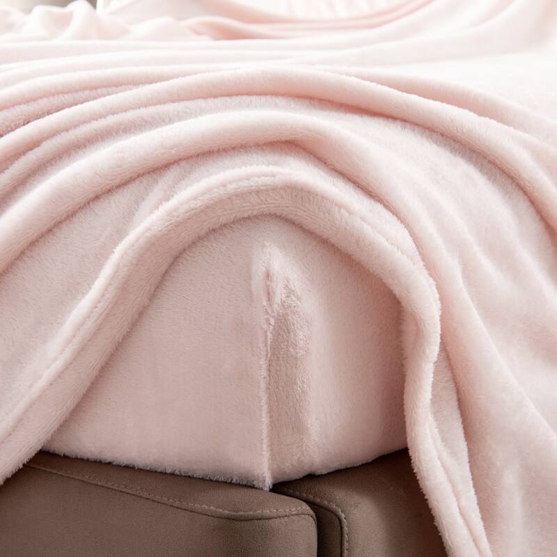 Great Bay Home Extra Soft Cozy Velvet Plush Solid Bed Sheet Set