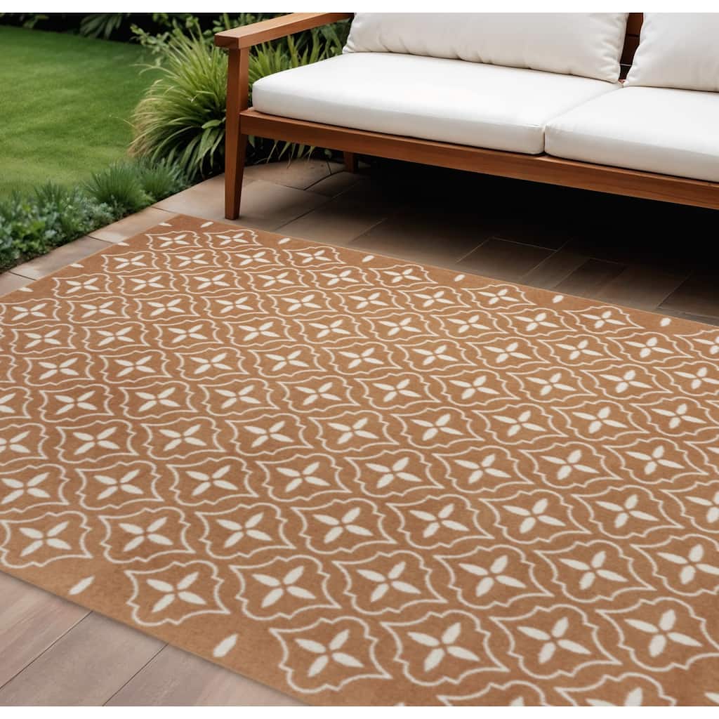 HomeRoots Geometric Modern Rectangle Outdoor Rug - 6' X 9'