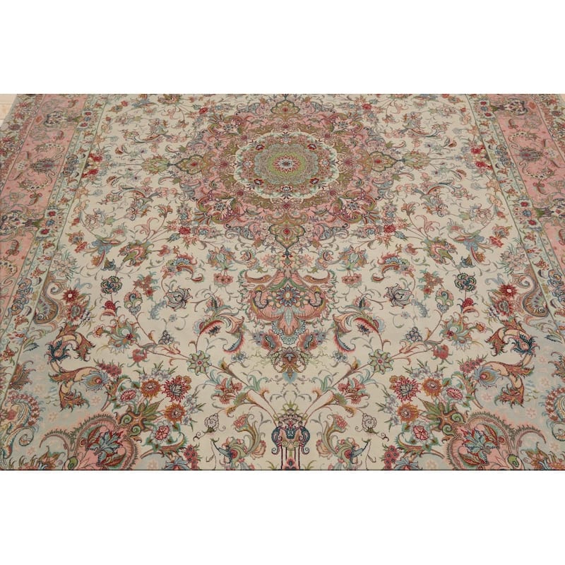 Hand Knotted Ivory Persian Wool & Silk Traditional Oriental Area Rug - 6' 7'' x 10' 3''