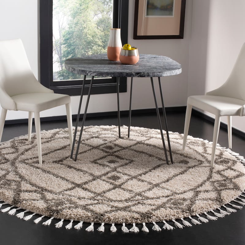 SAFAVIEH Moroccan Fringe Shag Ingeborg 2-inch Thick Rug - 6'7" Round - Mushroom/Grey