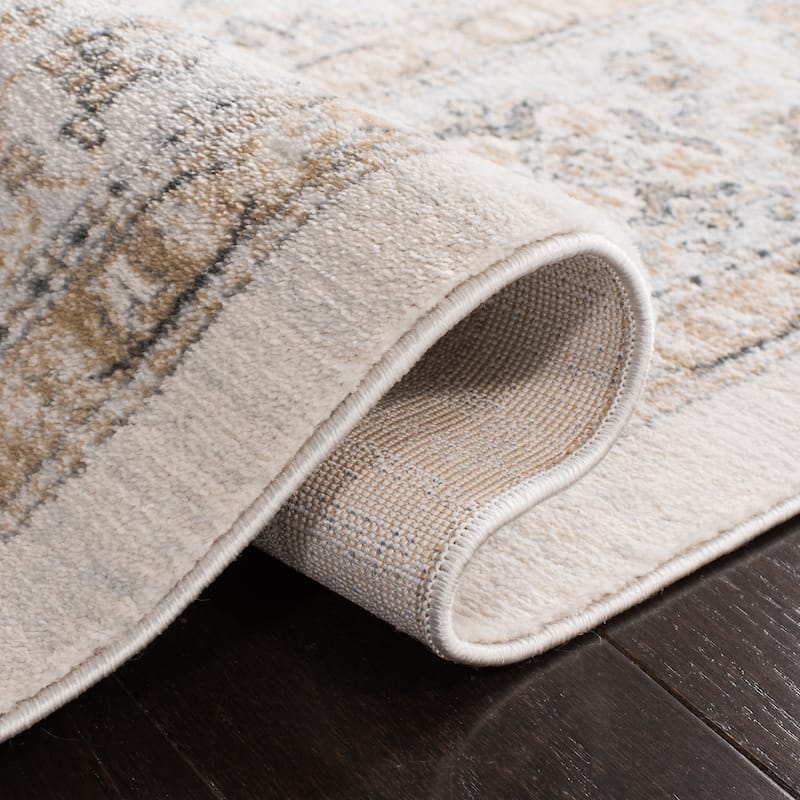 SAFAVIEH Isabella Minola Traditional Oriental Rug