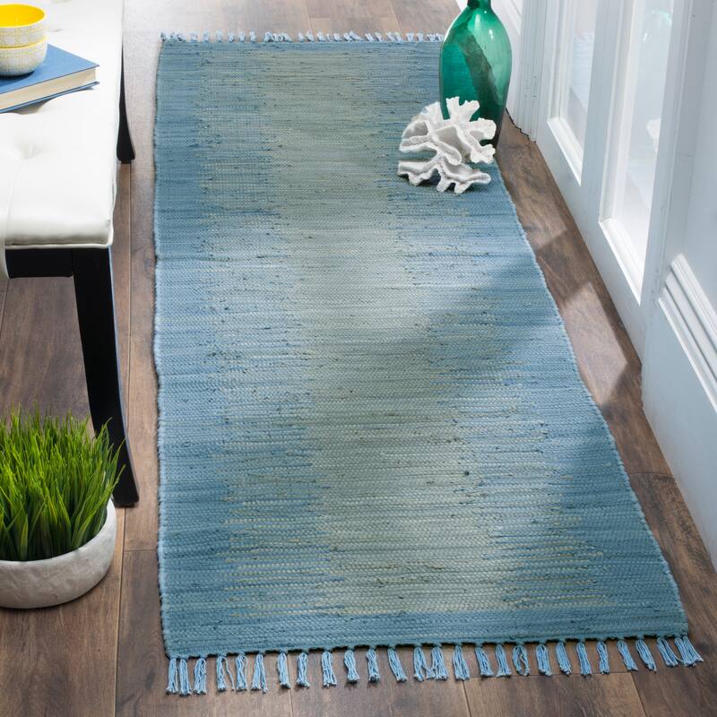 SAFAVIEH Handmade Flatweave Montauk Darcy Casual Cotton Rug - 2'3" x 7' Runner - Light Blue