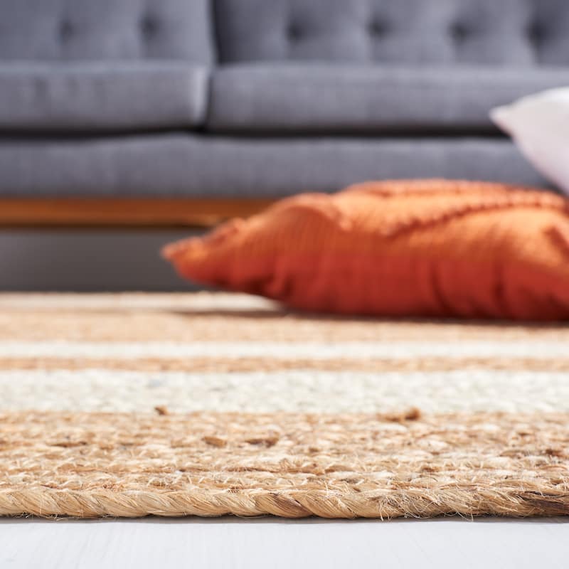 SAFAVIEH Natural Fiber Roxana Double Border Jute Rug