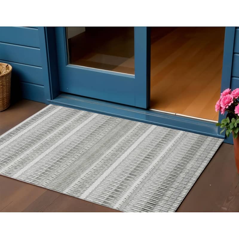 HomeRoots Striped Transitional Rectangle Outdoor Rug - 3' x 5'