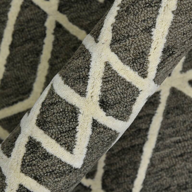 Visalle Duncan Hand-Hooked Wool Area Rug