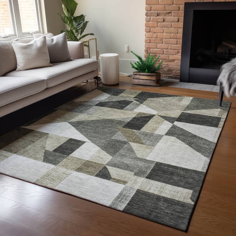 Machine Washable Indoor/ Outdoor Modern Geo Chantille Rug