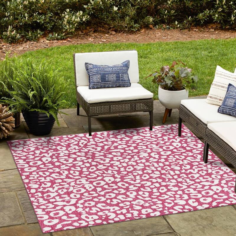 Outdoor Gallery Collection Area Rug - Magenta - 10' Square