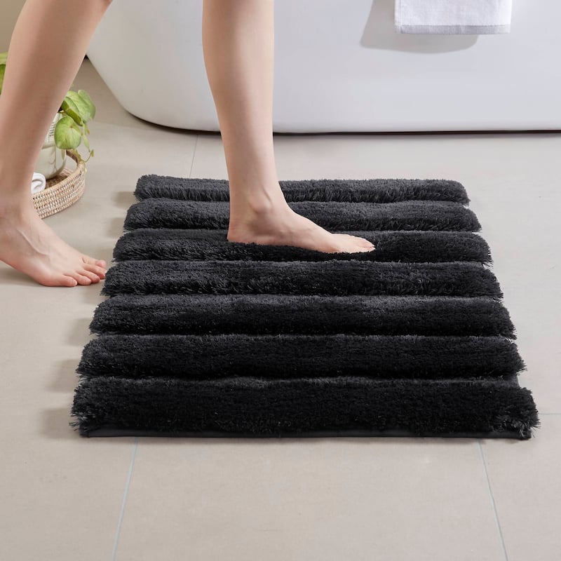 Madison Park Tufted Pearl Channel Solid Bath Rug