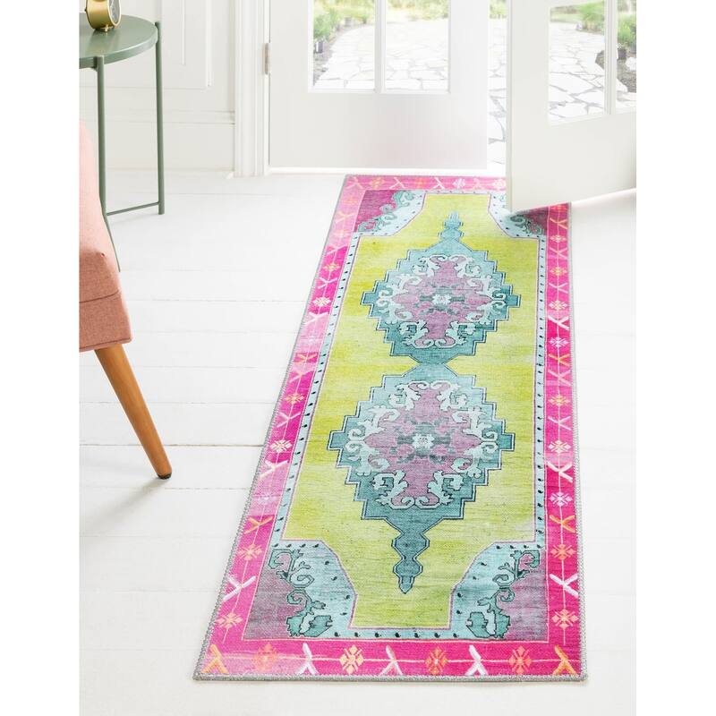 Traditional Rine Collection Area Rug - 2'x5'3" - Green