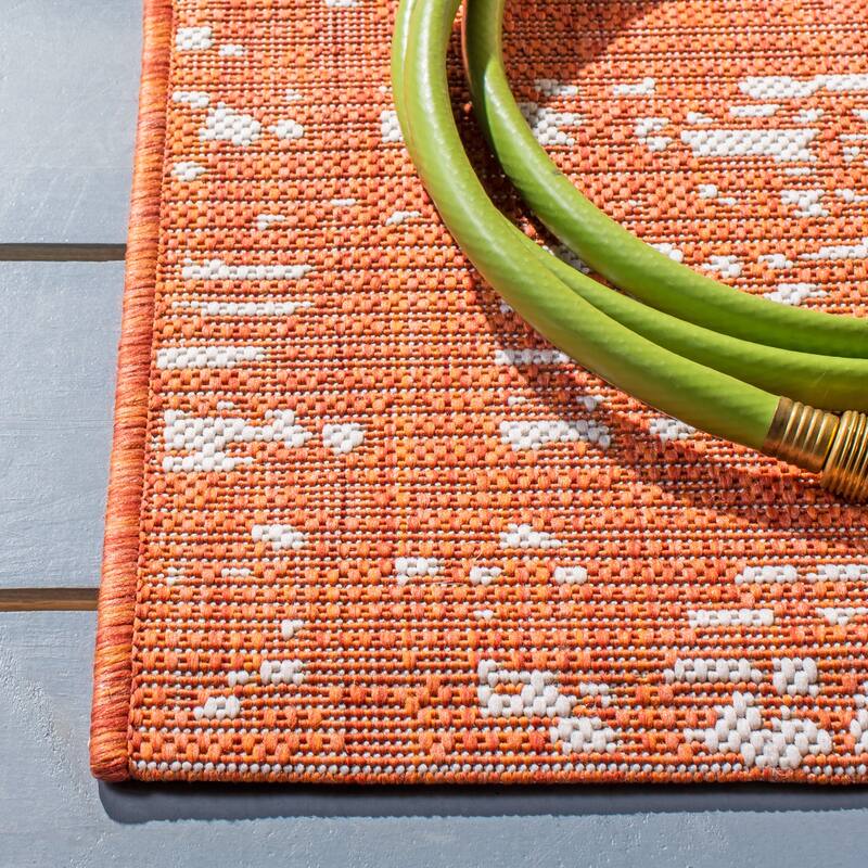 SAFAVIEH Courtyard Rufine Crosshatch Indoor/ Outdoor Waterproof Rug