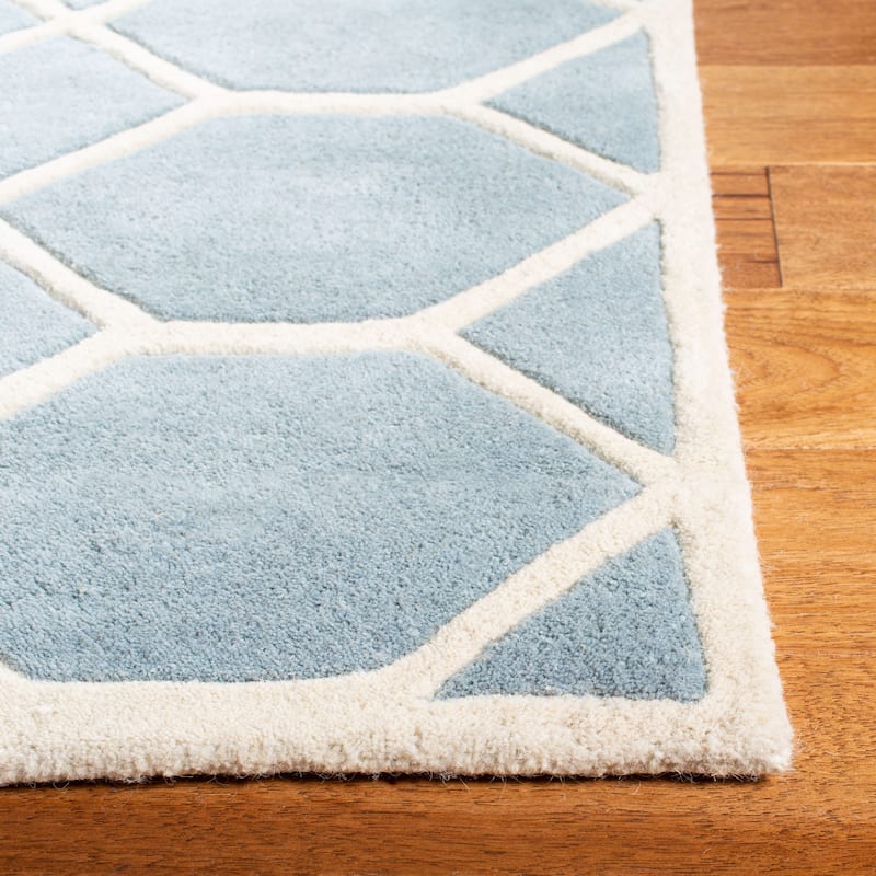 SAFAVIEH Handmade Chatham Urtza Modern Wool Rug