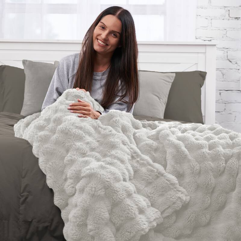 Ultra Fine Natural Cascade Faux Fur Throw Blanket