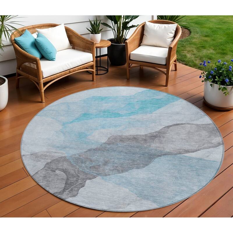 HomeRoots Abstract Transitional Rectangle Outdoor Rug - 8' Round