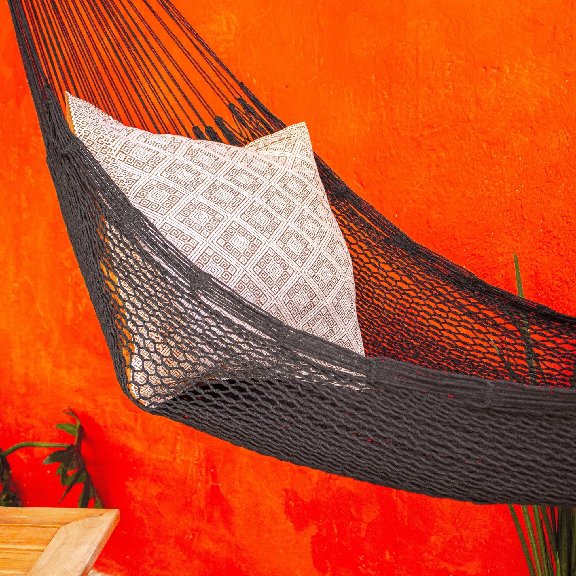 Novica Handmade Uxmal Black Cotton Rope Hammock (Double)