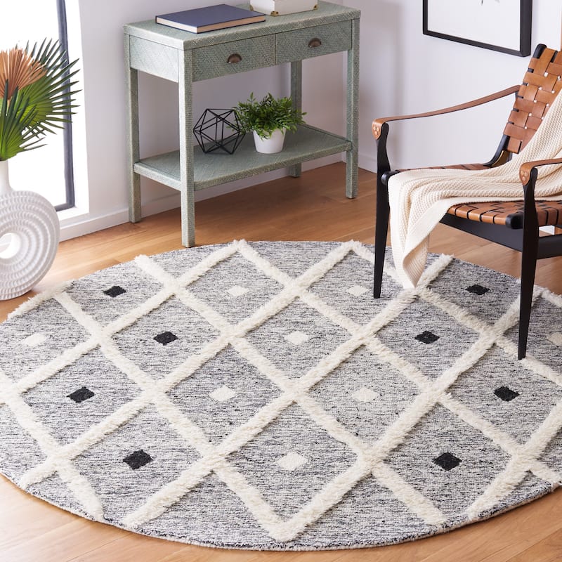 SAFAVIEH Handmade Casablanca Reghina Wool Rug - 6' Round - Black/Ivory