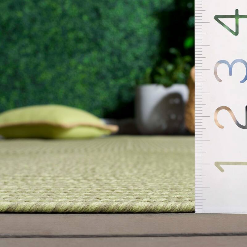 SAFAVIEH Handmade Braided Cosetta Indoor/Outdoor Machine Washable Rug