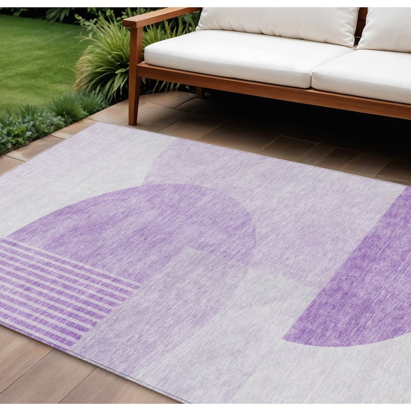 HomeRoots Geometric Transitional Rectangle Outdoor Rug - 8' X 10'