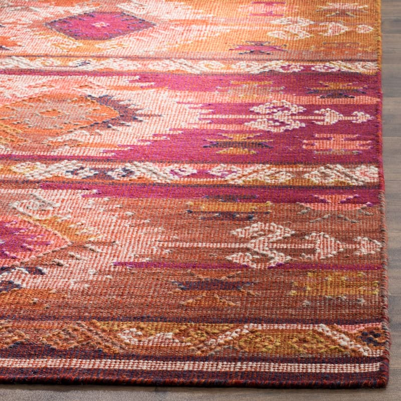 SAFAVIEH Handmade Canyon Cristieana Boho Tribal Wool Rug