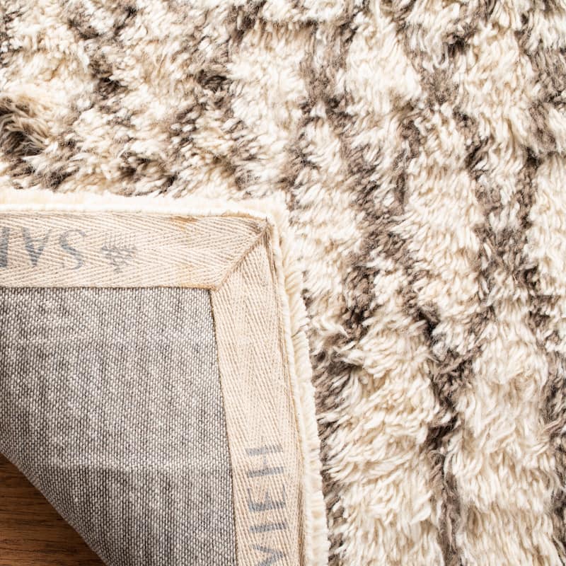 SAFAVIEH Handmade Casablanca Shag Elsebet Tribal Wool Rug