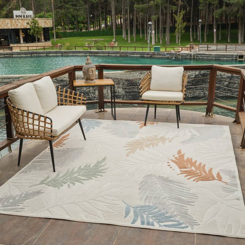 Beso Lush Floral Weather Resistant Current & Stylish Outdoor Rug