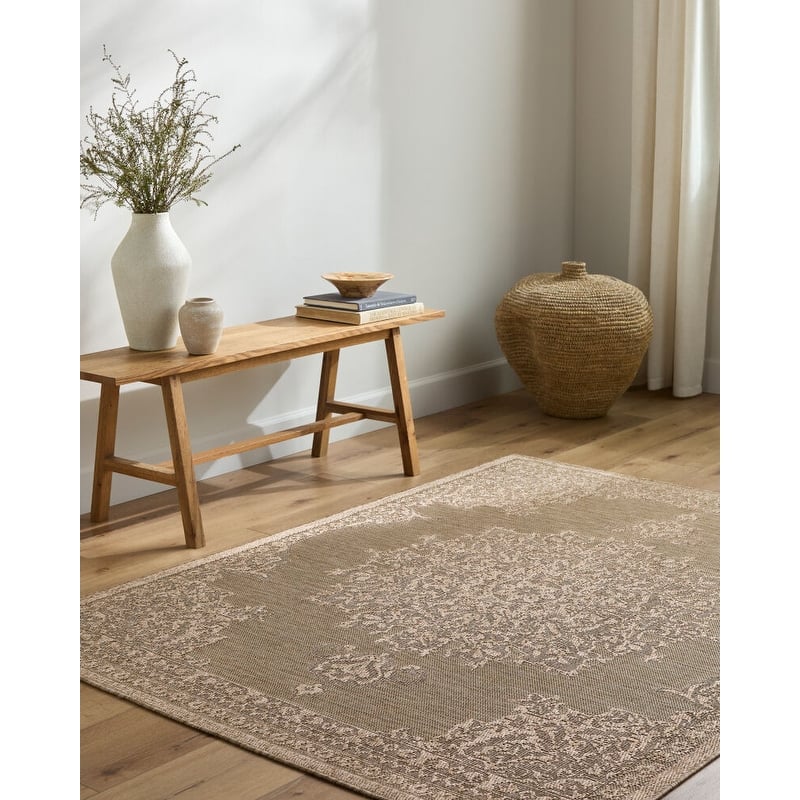 Livabliss Sandra Traditional Indoor/Outdoor Area Rug
