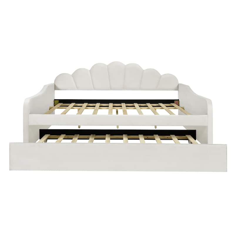 White Full Size Upholstery Daybed with Shell Shaped Backrest & Trundle