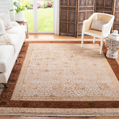 SAFAVIEH Couture Hand-knotted Jewel of India Iyanna Traditional Border Silk Rug with Fringe