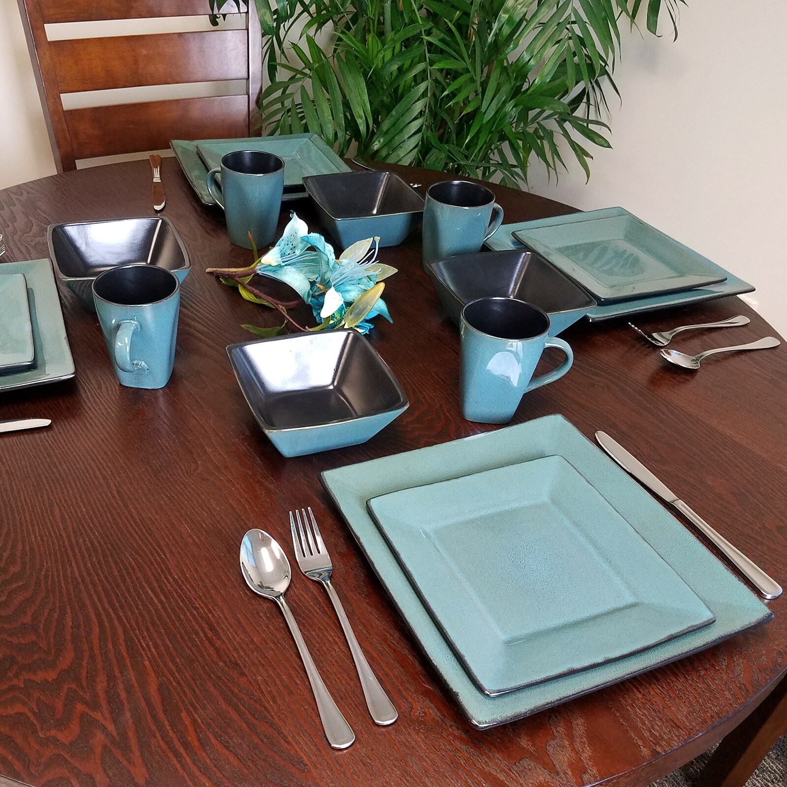 16 Piece Square Dinnerware Set in Dark Teal and Black Blue
