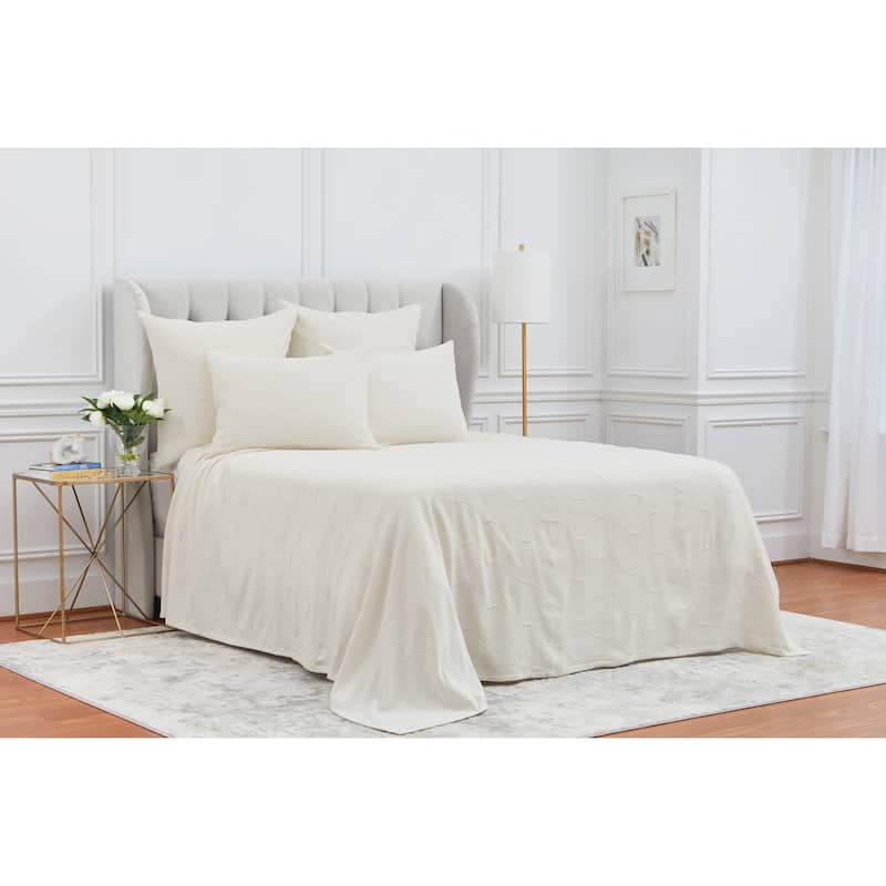 Elaine Ivory King Matelassé Quilt