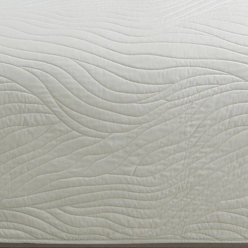 Calista Quilt Set