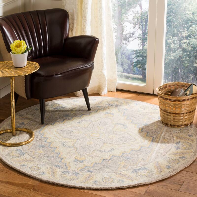 SAFAVIEH Handmade Micro-Loop Ludivine Wool Rug - 5' Round - Beige/Grey