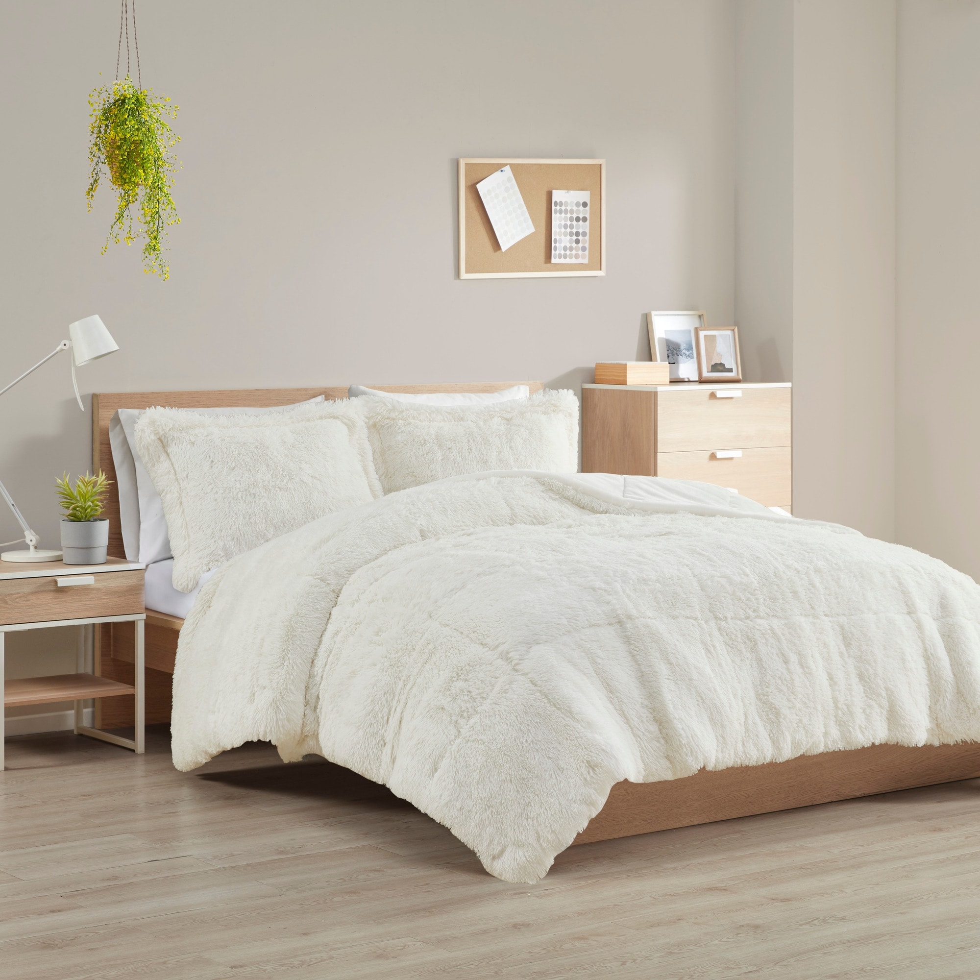 Intelligent Design Leena Shaggy Long Fur Comforter Mini Set On
