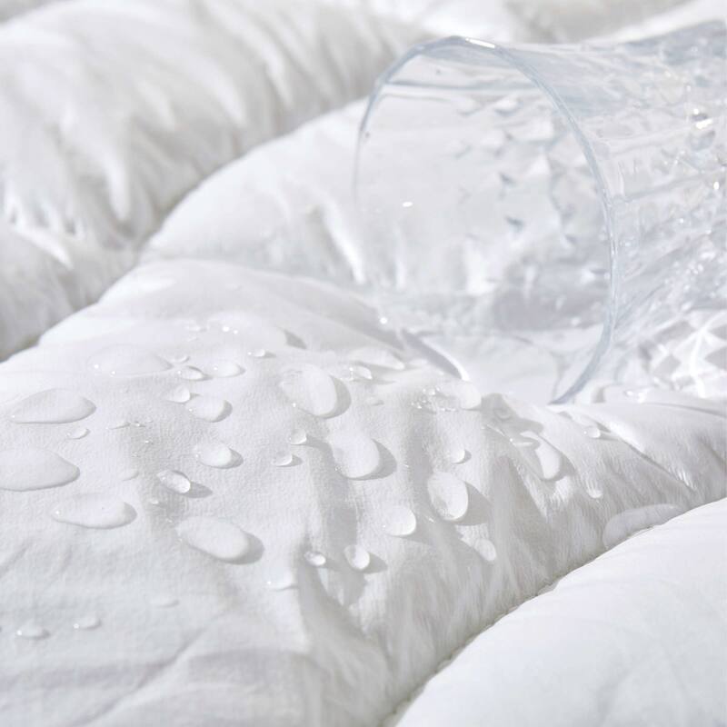 The Beyond Bed™ Cooling Waterproof Quilted Mattress Pad with Elastic Deep Pocket - White