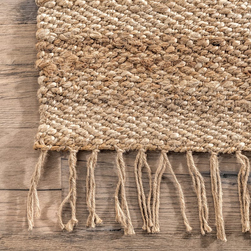 Nuloom Handmade Benavides Tassel Area Rug