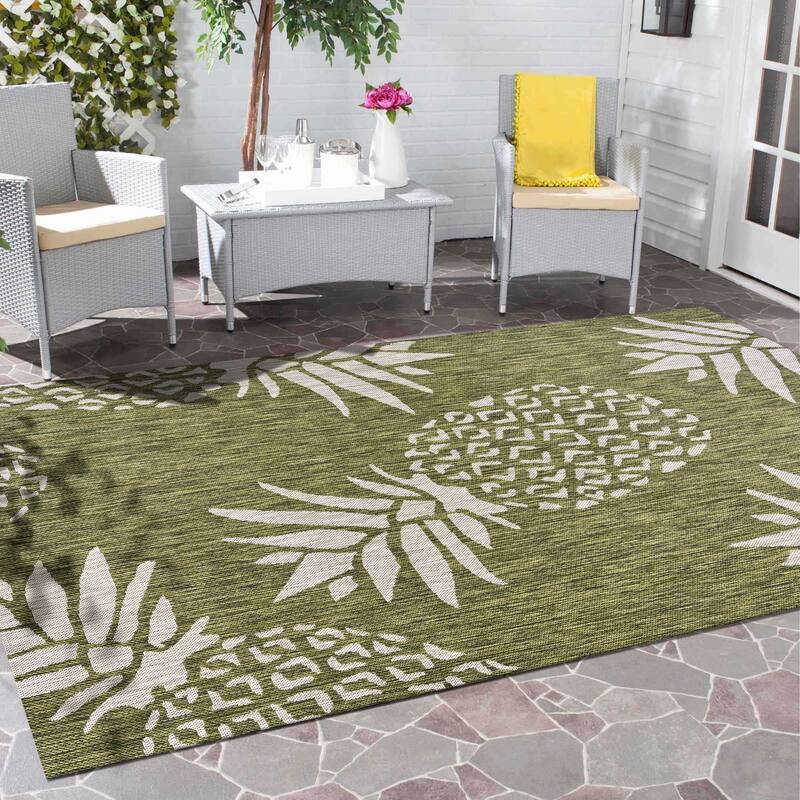 Sevita Isola Tropical Pineapple Green/Ivory Indoor/Outdoor Area Rug