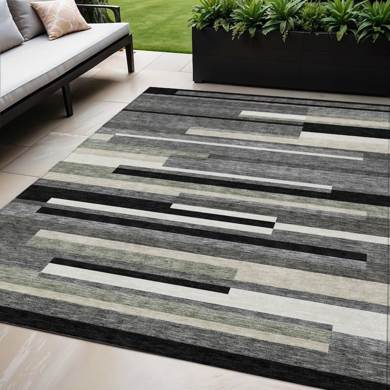 HomeRoots Striped Transitional Rectangle Outdoor Rug - 5' X 8'