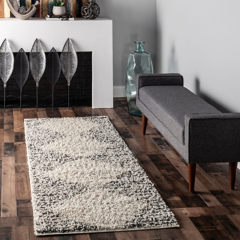 Nuloom Geometric Scarlette Abstract Diamonds Soft Shag Area Rug - 2'8" x 10' Runner - Off White