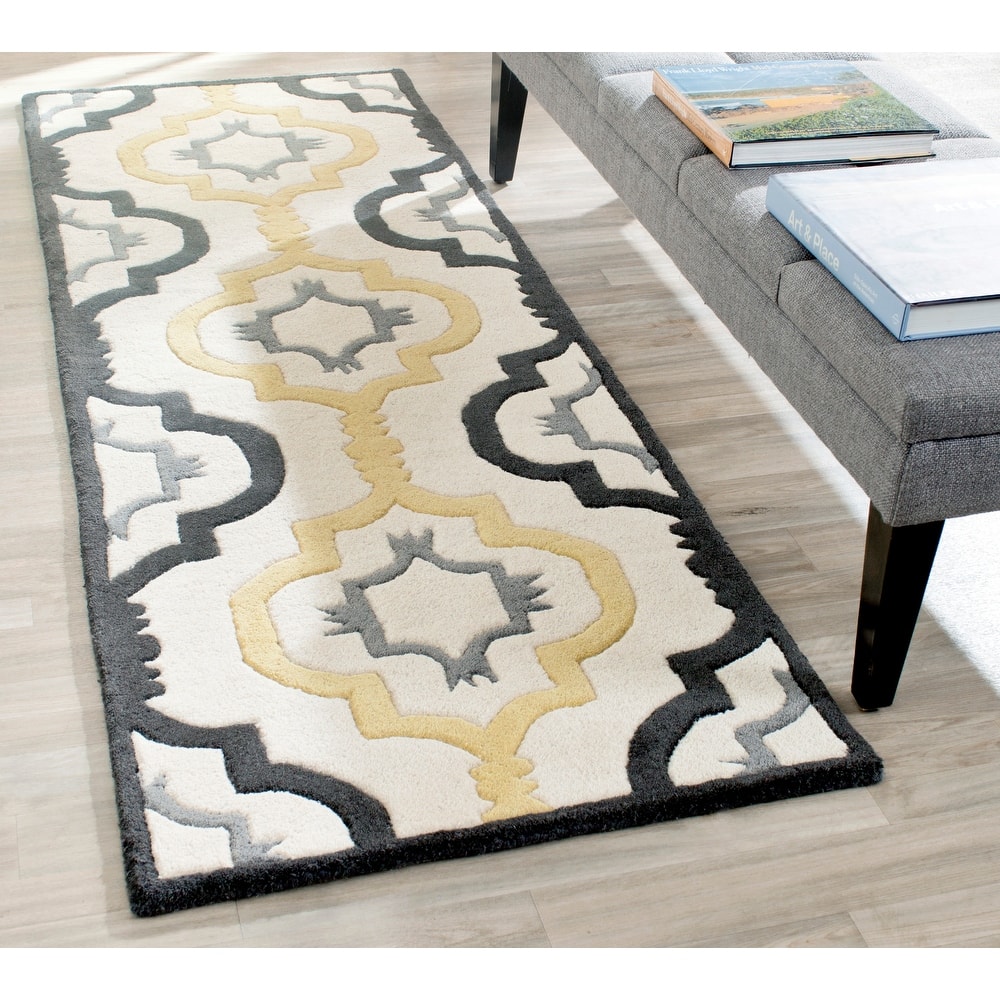 SAFAVIEH Handmade Chatham Vaka Modern Wool Rug