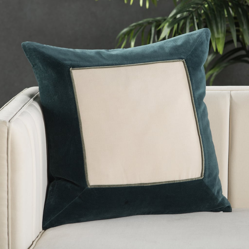 Carson Carrington Odelas Border Throw Pillow