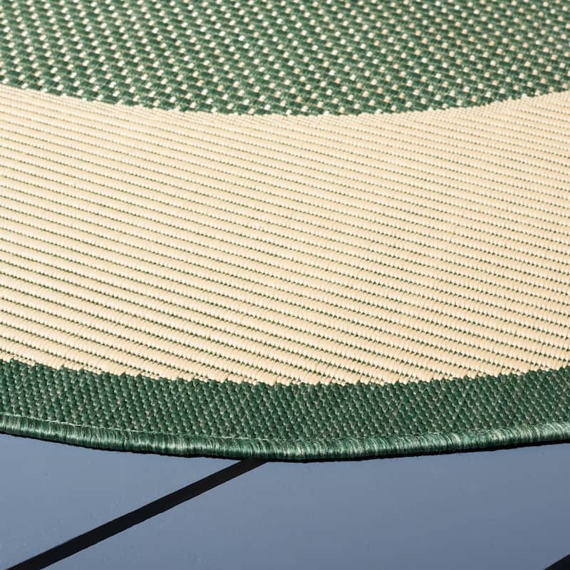 SAFAVIEH Courtyard Sherrie Border Indoor/ Outdoor Waterproof Patio Backyard Rug