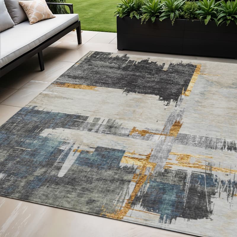 HomeRoots Abstract Traditional Rectangle Outdoor Rug - 5' X 8'