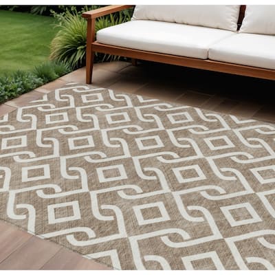 HomeRoots Geometric Transitional Rectangle Outdoor Rug