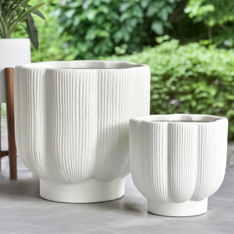 Stoneware Scallop Shaped Planters Decorative Containers (Set of 2) - 8" x 8" x 8"