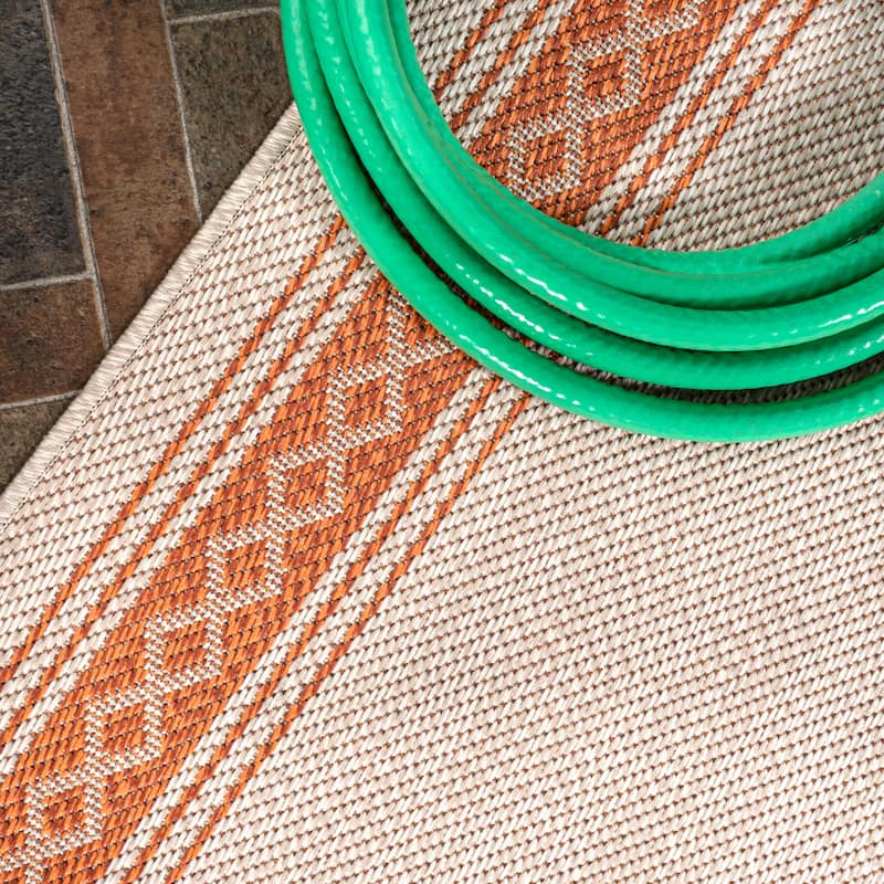 JONATHAN Y Havana Classic Diamond Border Indoor/Outdoor Area Rug